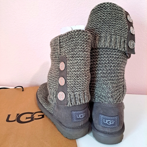 UGG Boots, Wool, Adjustable Length Size US 7 - Picture 1 of 7